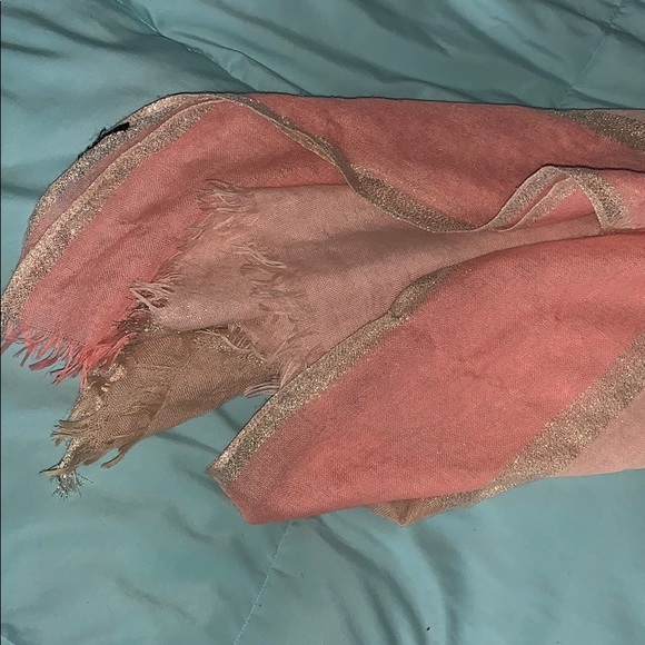 💕Elegant scarf or wrap- peach, pink, gold 🌟 - Picture 6 of 7